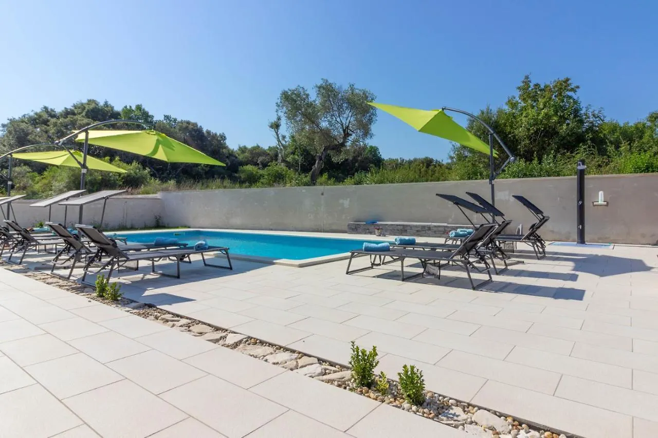 PUY Luxury Modern Villa With Pool Near The Beach And Town Center, Extra Pool Heating Available