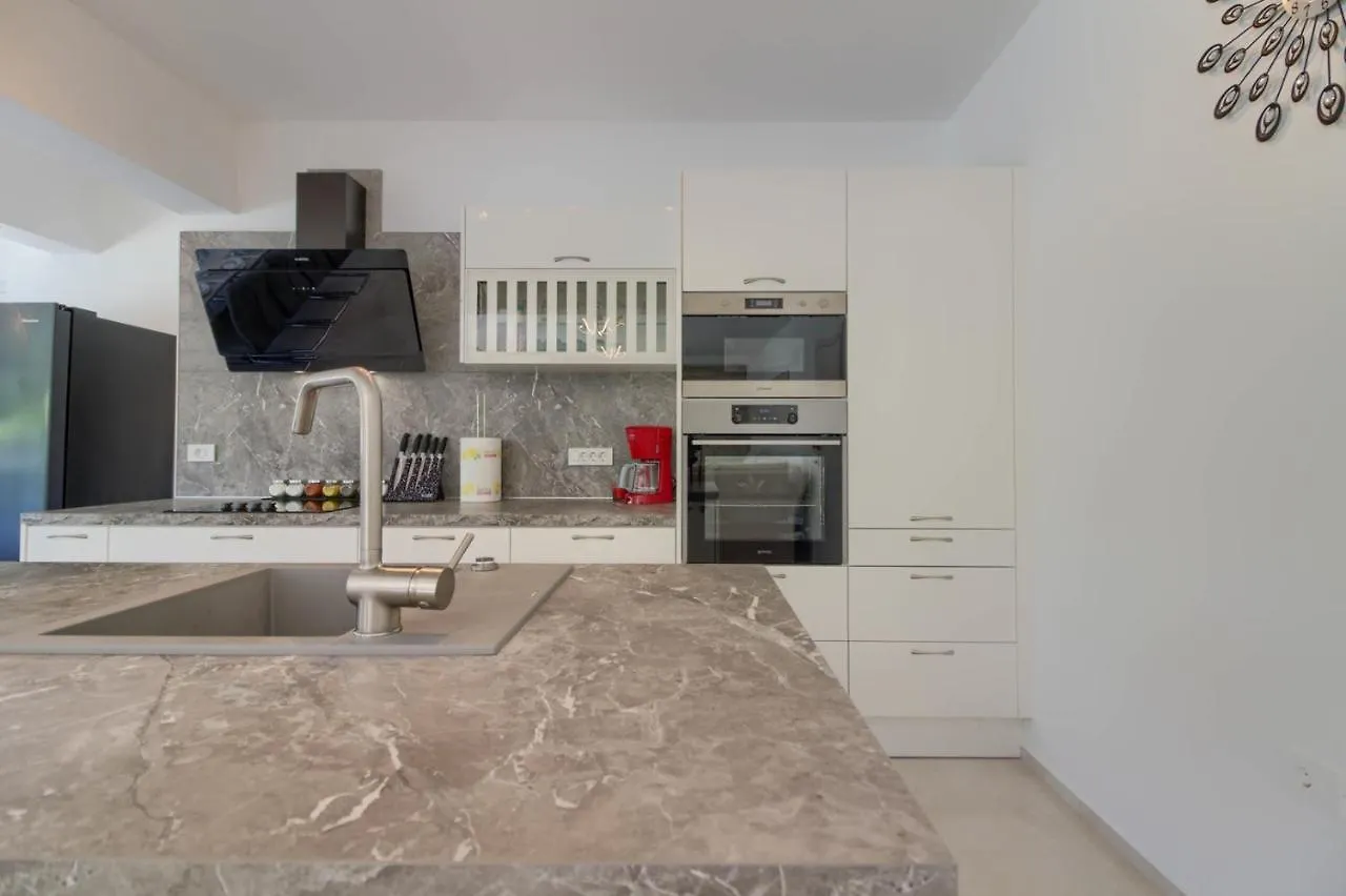 Luxury Modern Villa With Pool Near The Beach And Town Center, Extra Pool Heating Available Pula Kroatien
