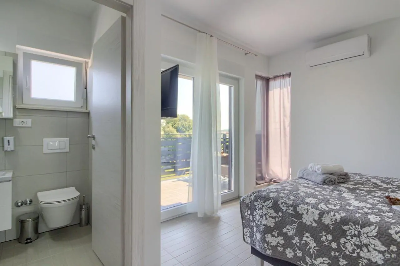 Luxury Modern Villa With Pool Near The Beach And Town Center, Extra Pool Heating Available Pula Kroatien