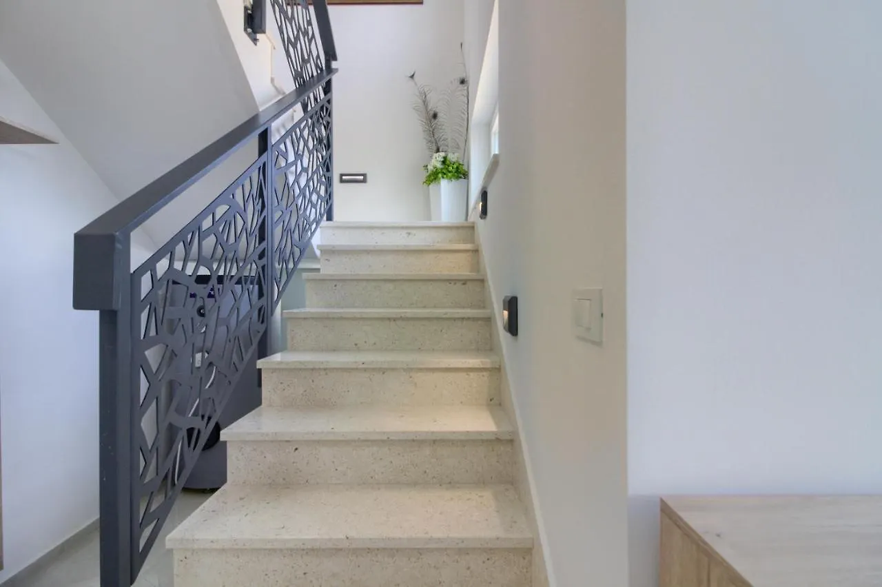 Luxury Modern Villa With Pool Near The Beach And Town Center, Extra Pool Heating Available Pula Kroatien