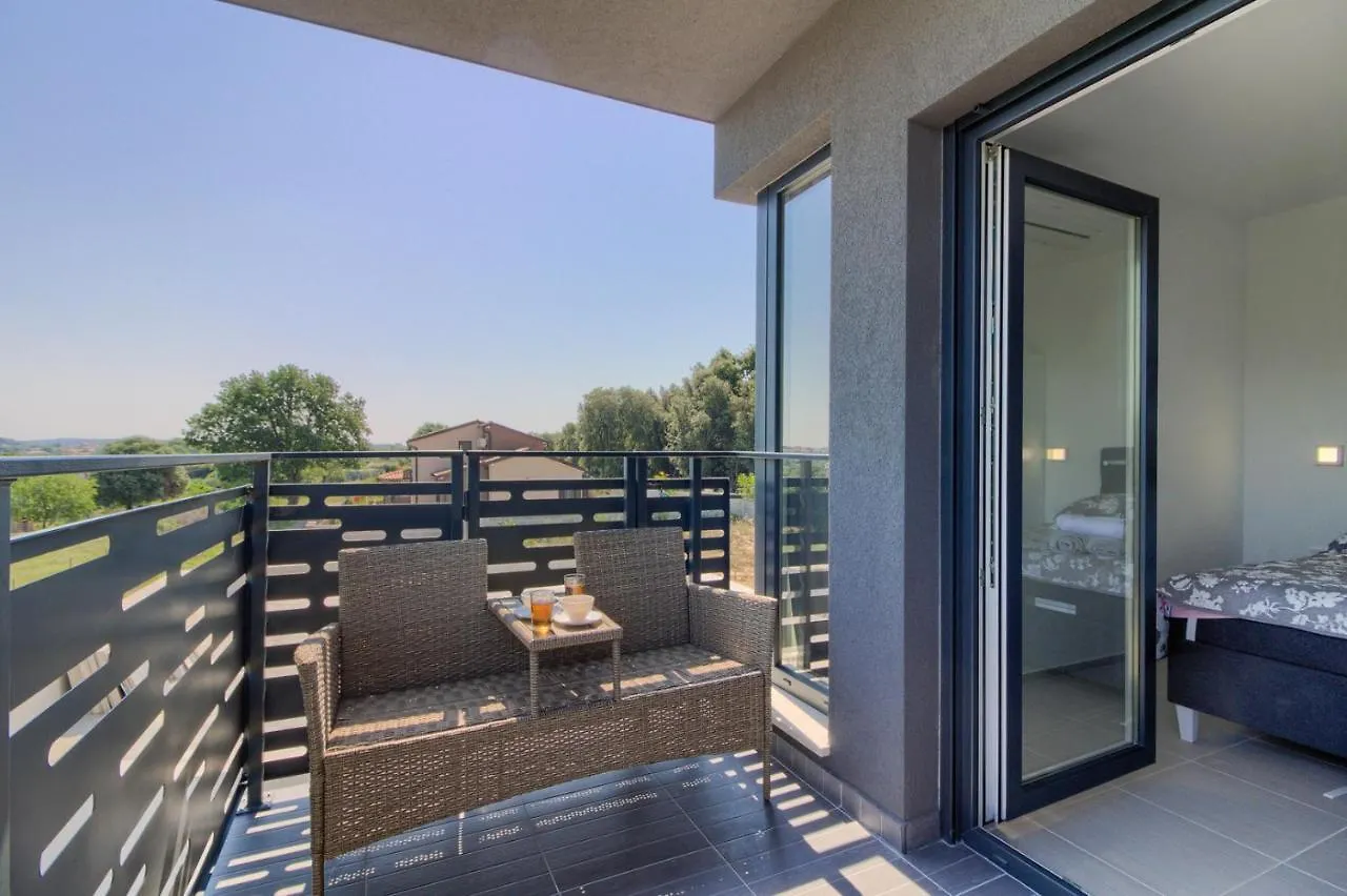 Luxury Modern Villa With Pool Near The Beach And Town Center, Extra Pool Heating Available Pula