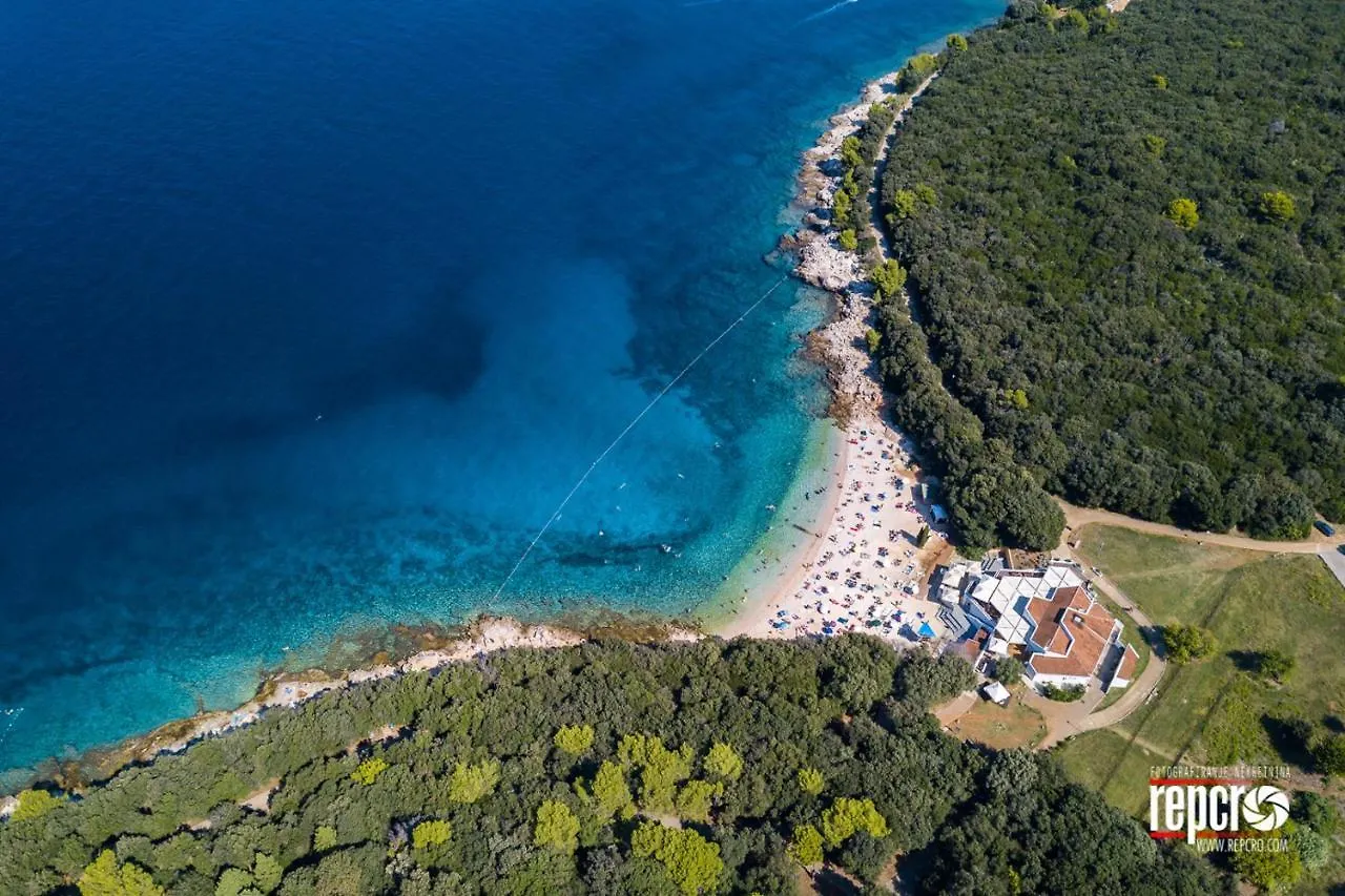Luxury Modern Villa With Pool Near The Beach And Town Center, Extra Pool Heating Available Pula